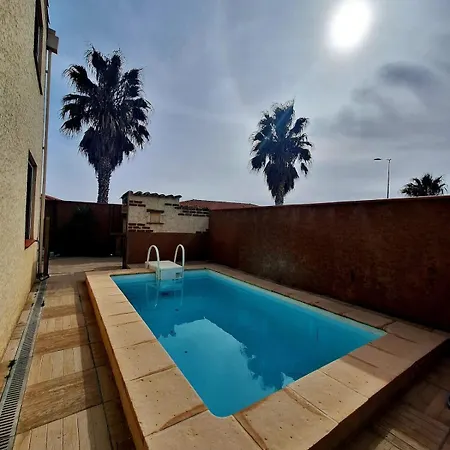 Ground Floor Courtyard And Non-shared Pool Lejlighed *